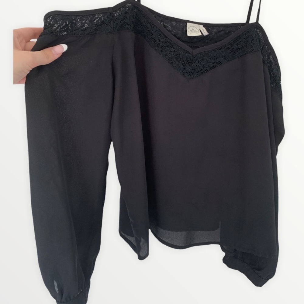 Paper Crane Black Cold-Shoulder Blouse Size M